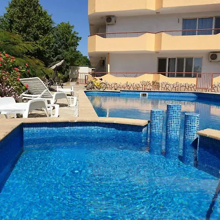 Sea Star Apartment *